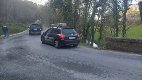 Estrechamiento en el puentes de Bascuas, entre Pol y Castroverde, a la espera de ser arreglado