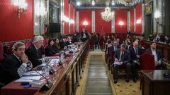 Imagen de una de las sesiones del juicio del 1-O. A la izquierda, los fiscales Javier Zaragoza y Fidel Cadena, junto a la abogada del Estado, Rosa Mar�a Seoane, que ha firmado el informe de esta instituci�n