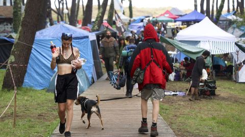 Los aficionados seguan llegando este mircoles a la acampada.