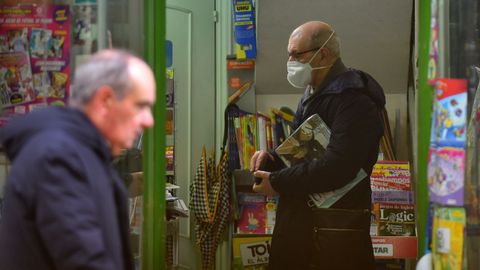 Ambiente en A Corua en el primer da del fin de la obligatoriedad de las mascarillas en interiores