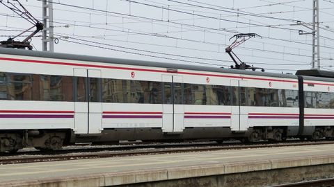 Imagen de archivo de un tren de cercan�as