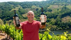 Mauricio Lorca, en�logo argentino enamorado de la Ribeira Sacra, en sus vi�as de Belesar