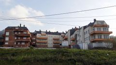 Edificios sin terminar en la costa de Barreiros