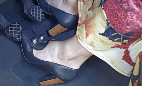 Usar zapatos con tacones demasiado altos implica correr muchos riesgos