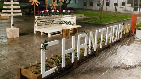 Decoracin de Nadal na praza de Galicia de Chantada