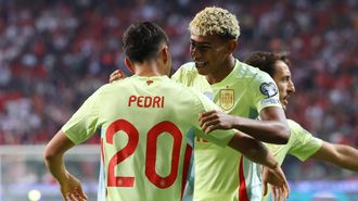 Pedri y Lamine Yamal, en un encuentro con la seleccin espaola