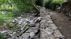 Estado en el que qued� uno de los muros de los caminos de O Carme
