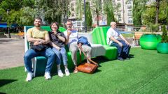 El mobiliario urbano del proyecto Ambiance, fabricado con biopl�sticos, estar� seis meses en la plaza de Barcelos de Pontevedra para testar su durabilidad