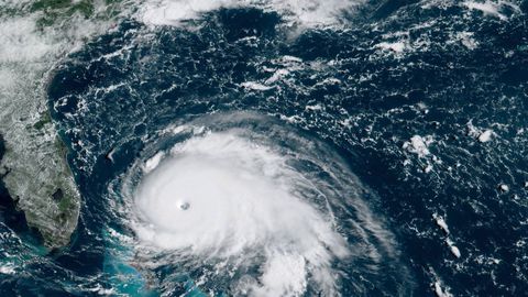 El hurac�n Dorian tocar� tierra de Bahamas este domingo con vientos de m�s de 200 km/h, marejadas y fuertes lluvias