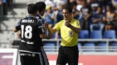 Perez Pallas Erice Torro Christian Fernandez Tenerife Real Oviedo.Torro y Christian protestan a Perez Pallas el penalti se�alado de Erice
