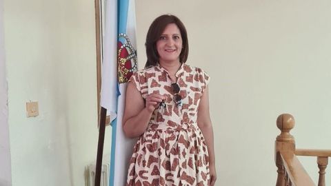 Eva Mar�a Gamote, con las llaves del Concello de Vilardev�s