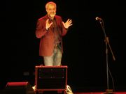 Blanco debut� anoche en el sal�n Garc�a tras su remodelaci�n. 