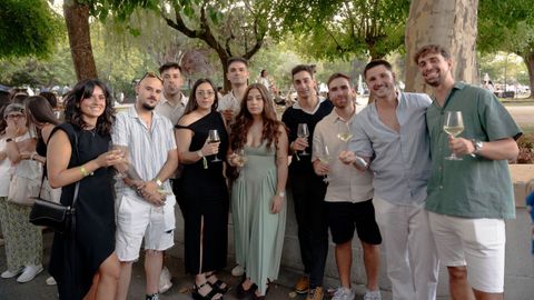 Asistentes a la Feira do Vi�o de Monterrei 2026.