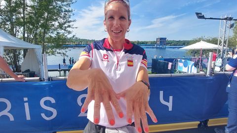 Teresa Portela con sus uñas recién pintadas para la gran final de los Juegos Olímpicos de París 2024