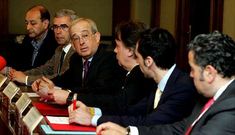 La C�mara firm� un acuerdo de colaboraci�n con los centros comerciales de la ciudad.