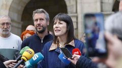 Rub&eacute;n Arroxo y Ana Pont&oacute;n comparecieron este mi&eacute;rcoles frente al consistorio lucense. La portavoz nacional ha visitado la ciudad en varias ocasiones durante las &uacute;ltimas semanas