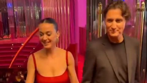 Katy Perry y Justin Trudeau salen cogidos de la mano de un espectáculo de cabaret en París