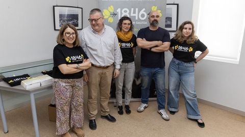 Membros de Galiza Sempre e Lumieira, na benvida � proxecci�n