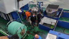 Alejandro Calvo tras una noche de pesca