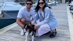 Jorge y Cristina con Roger, el perro al que acuden a buscar a diario desde Avil�s a Ribadeo