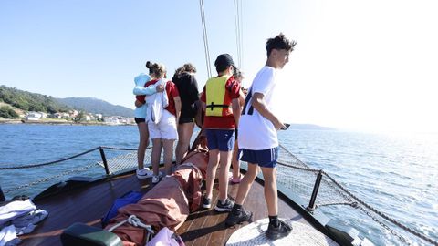 Los jóvenes disfrutaron de un viaje a bordo del balandro Joaquín Vieta