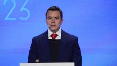 El candidato presidencial Daniel Noboa durante el debate presidencial celebrado el pasado 13 de agosto, protegido por un chaleco antibalas