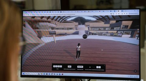 El internauta se convierte un avatar que va recorriendo las diferentes salas del museo