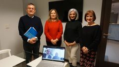 El director de la UNED Ourense, Jes�s Manuel Garc�a, con las representantes de los colegios de enfermer�a de Ourense y A Coru�a