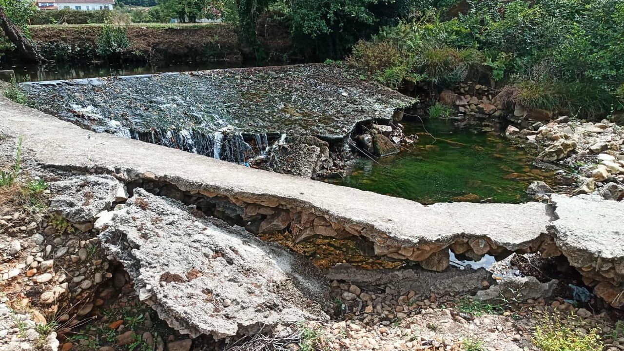 Los pescadores piden el fin de la concesión de un molino ruinoso en Neda: «Un perigo polas chatarras»