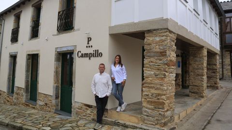 El matrimonio se hizo recientemente con un edificio emblemático para convertirlo en apartamentos turísticos