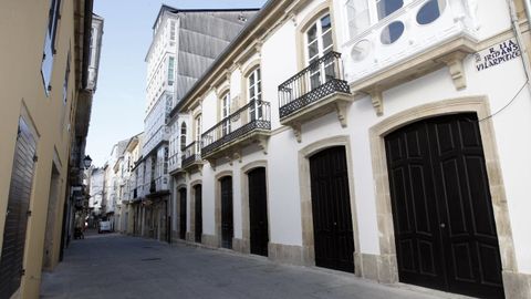 A la derecha, la Casa de Calvo Sotelo, en una foto de archivo