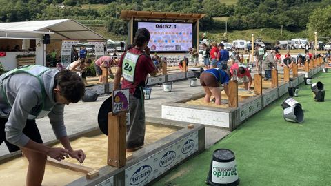 Vista del Campeonato Mundial de Bateo de Oro en Navelgas