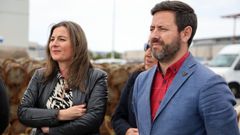 El alcalde, Samuel Lago, y la l�der de la oposici�n, Sabela Fole.