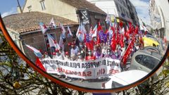 El pueblo de O Grove siempre ha salido a la calle para defender los puestos de trabajo de Thenaisie