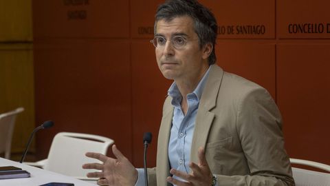 Borja Verea, en una imagen de archivo en la sala de prensa del Ayuntamiento de Santiago.