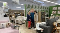 Mariano Gonz�lez con sus compa�eras Maca y Natalia en su establecimiento. 