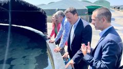 Formoso visit� las instalaciones de Stolt Sea Farm acompa�ado de Juan Manuel Saborido.
