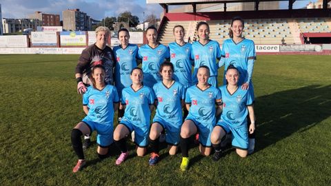 Equipo titular de las boirenses en el partido contra el Atltico Arousana.