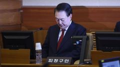 Yoon Suk Yeol, antes de comenzar su declaracin en el Tribunal Constitucional coreano