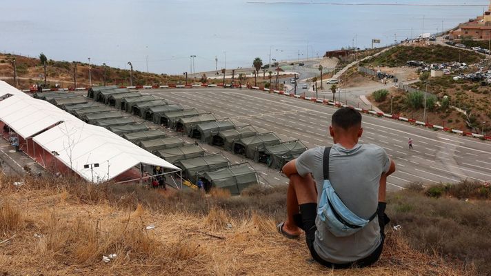 Campamento provisional para los inmigrantes que entraron en Ceuta.