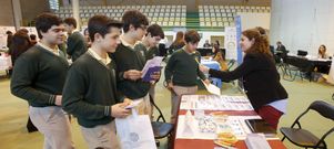 La Feria de Universidades de Los Sauces, celebrada ayer en el pabell�n, tendr� continuidad hoy con las charlas de varios expertos. 