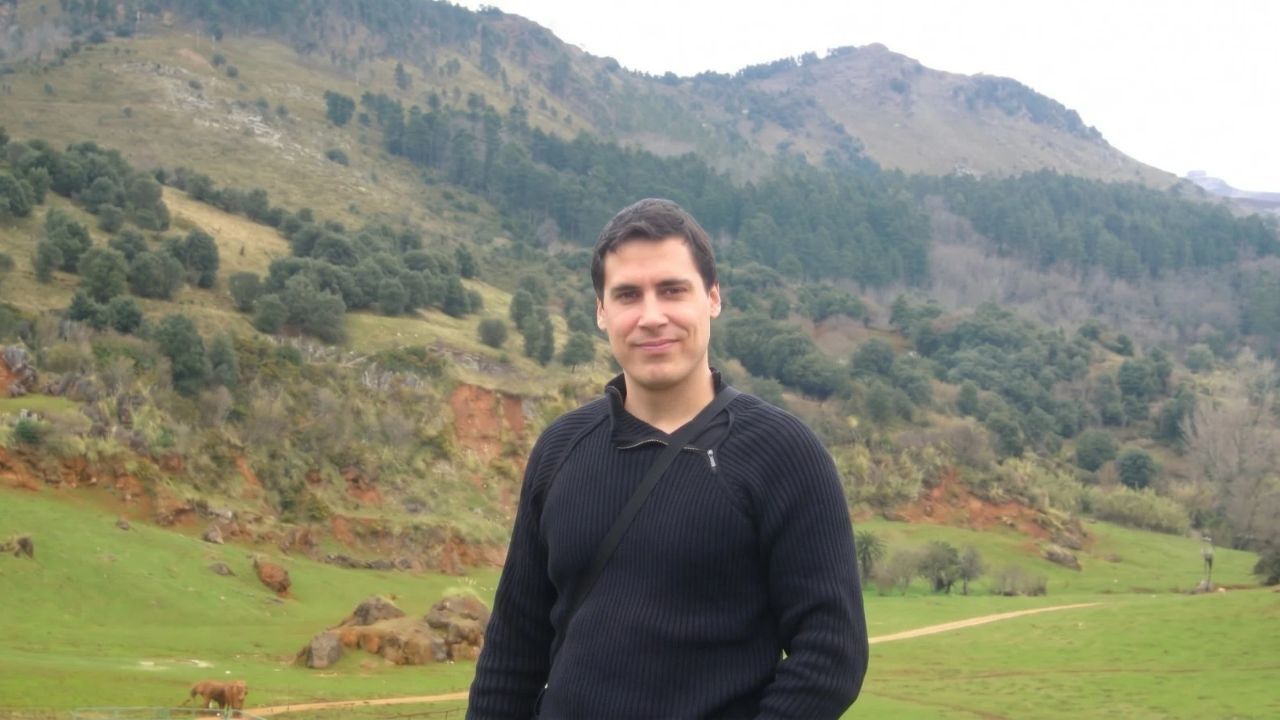 Iván Buylla, el asturiano que batalla por no perder la vivienda donde creció: «No soy un simple hijastro; llevo 26 años en esa casa»
