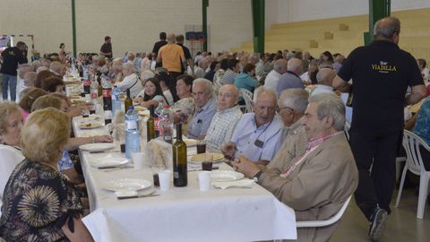 Comida de la tercera edad de Guntn 
