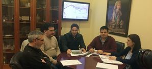 <span lang= es-es >Todos a una</span>. Los cuatro grupos del gobierno comparecieron para exponer la situaci�n y expresar su sorpresa y malestar. 