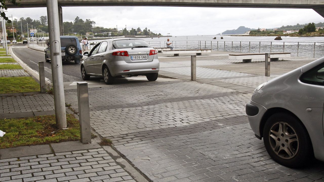 Los «lombos» de la avenida de Marín no son obstáculos