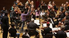 Un ni�o dirige a la Orquesta Sinf�nica de Galicia en el Palacio de la �pera de A Coru�a