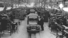 En la imagen Citro�n AZU, primer modelo. Se produjeron 106.005 unidades