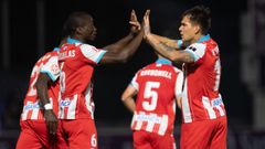 Nathaniel Nicholas (izquierda) y Nico Reniero festejan un gol del Lugo en Guadalajara.