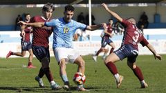 Manu Mart�n, frente al Pontevedra B en el 2023-24, cuando fue uno de los pilares del Viveiro.