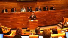 Adri�n Barb�n en la Junta General